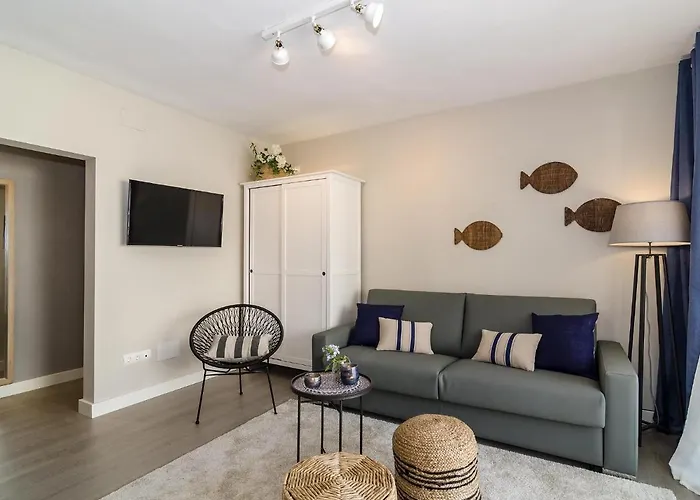 Spaces Deluxe Centre * Σίτζες