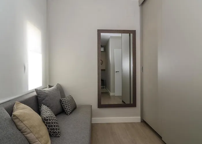 Spaces Deluxe Centre 锡切斯