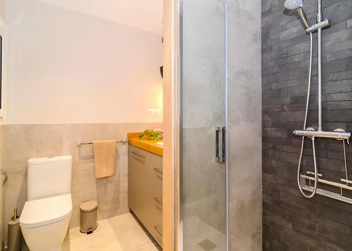 Spaces Deluxe Centre *