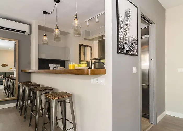 Spaces Deluxe Centre 公寓 锡切斯