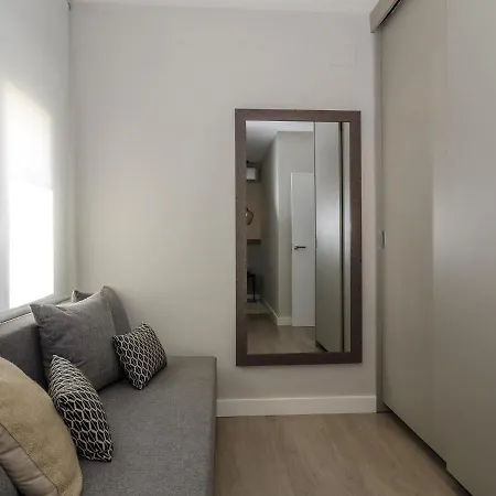 Spaces Deluxe Centre Сіджас