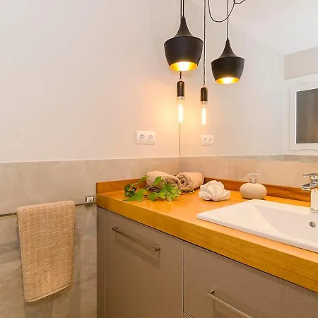 Spaces Deluxe Centre