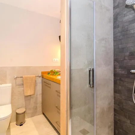 Spaces Deluxe Centre *