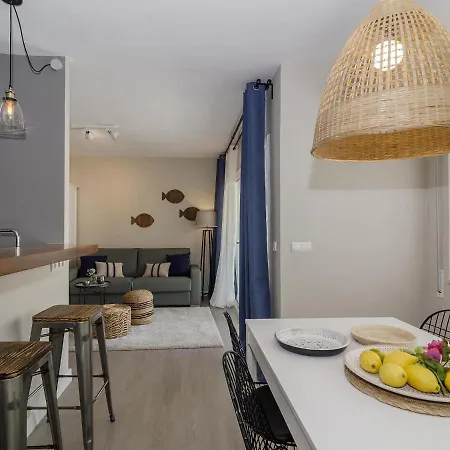 Spaces Deluxe Centre Сіджас